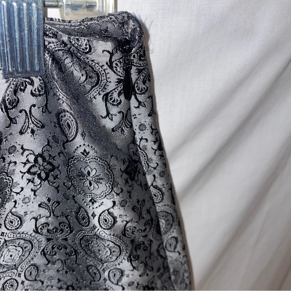 Ann Taylor Dress Pants Women’s Size 12 Gray Floral 100% Silk Zip Side - Picture 3 of 12